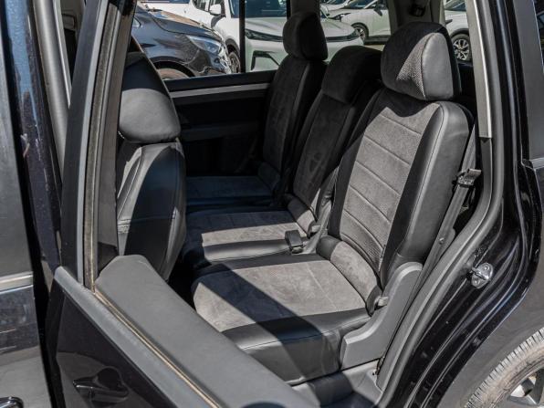 Volkswagen Touran I Рестайлинг с пробегом 2010 года, цена 820 000 рублей, 273199 км, компактвэн, Автокод Объявления