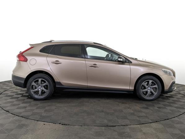 Volvo V40 Cross Country I с пробегом 2013 года, цена 1 650 000 рублей, 117941 км, хэтчбек, Автокод Объявления