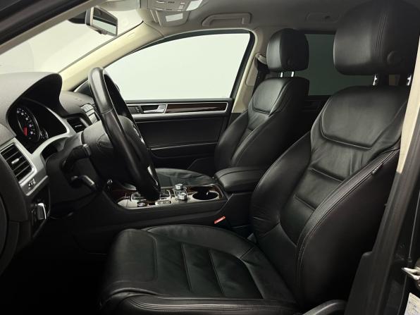 Volkswagen Touareg II Рестайлинг с пробегом 2016 года, цена 3 099 000 рублей, 176000 км, внедорожник, Автокод Объявления
