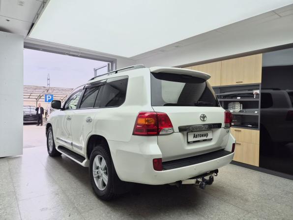 Toyota Land Cruiser 200 Series Рестайлинг 1 с пробегом 2015 года, цена 5 000 000 рублей, 136000 км, внедорожник, Автокод Объявления