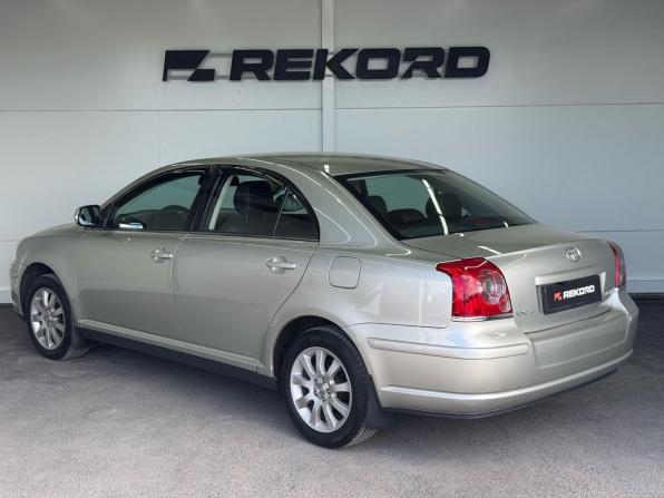 Toyota Avensis II Рестайлинг с пробегом 2006 года, цена 949 000 рублей, 184115 км, седан, Автокод Объявления