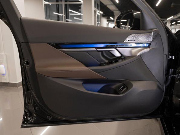 BMW 5 серии VIII (G60/G61/G68) с пробегом 2025 года, цена 8 250 000 рублей, 5 км, седан, Автокод Объявления