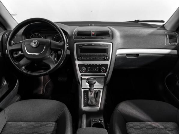Skoda Octavia II (A5) Рестайлинг с пробегом 2011 года, цена 749 000 рублей, 80700 км, лифтбек, Автокод Объявления