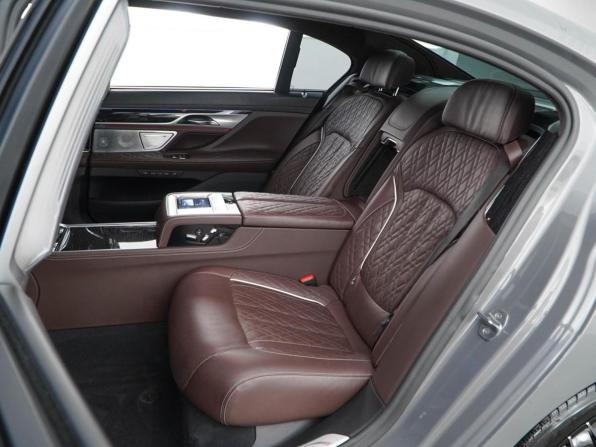 BMW 7 серии VI (G11/G12) Рестайлинг с пробегом 2019 года, цена 5 997 077 рублей, 102005 км, седан, Автокод Объявления