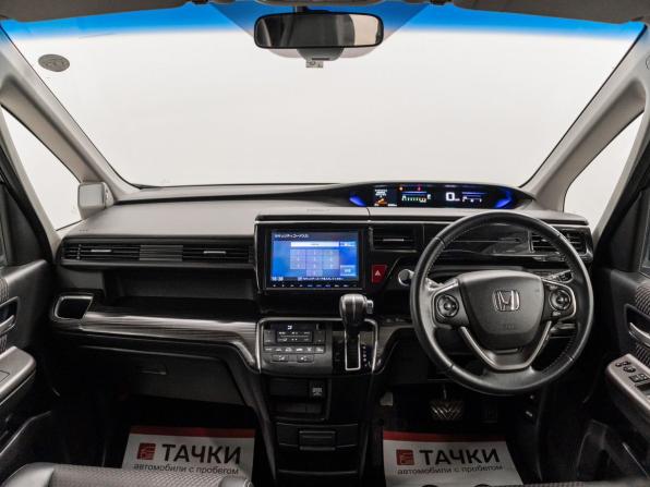 Honda Stepwgn V с пробегом 2017 года, цена 2 100 000 рублей, 53857 км, минивэн, Автокод Объявления