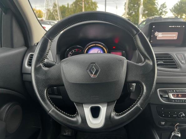 Renault Fluence I Рестайлинг с пробегом 2013 года, цена 690 000 рублей, 245532 км, седан, Автокод Объявления