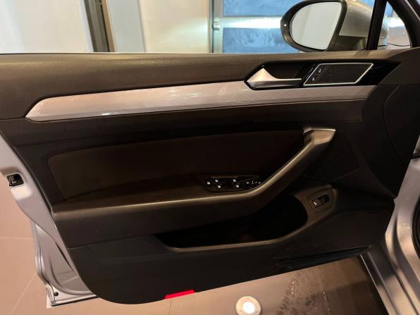 Volkswagen Passat B8 Рестайлинг с пробегом 2019 года, цена 2 360 000 рублей, 67113 км, седан, Автокод Объявления