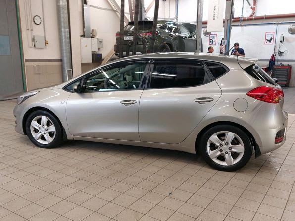 Kia Ceed II Рестайлинг с пробегом 2016 года, цена 950 000 рублей, 152058 км, хэтчбек, Автокод Объявления