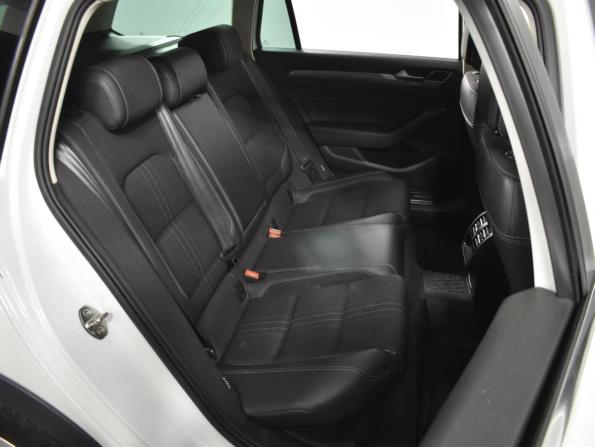 Volkswagen Passat B8 с пробегом 2016 года, цена 2 635 000 рублей, 132682 км, универсал, Автокод Объявления