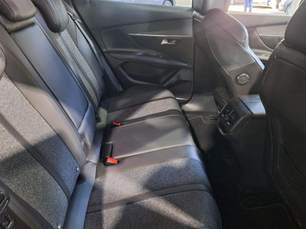 Peugeot 3008 II с пробегом 2018 года, цена 1 549 000 рублей, 139634 км, внедорожник, Автокод Объявления