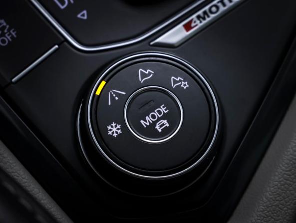 Volkswagen Tiguan II с пробегом 2017 года, цена 1 684 000 рублей, 258258 км, внедорожник, Автокод Объявления