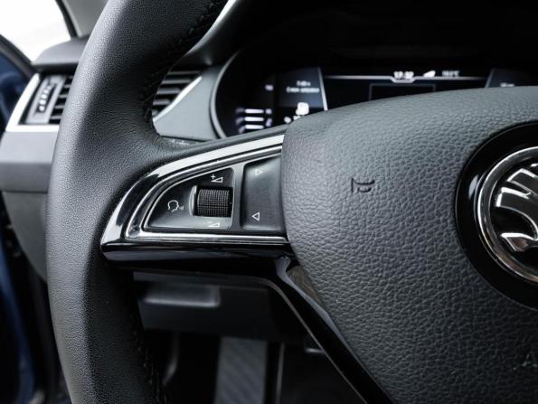 Skoda Octavia III (A7) Рестайлинг с пробегом 2019 года, цена 1 965 000 рублей, 106264 км, лифтбек, Автокод Объявления