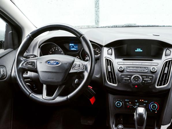 Ford Focus III Рестайлинг с пробегом 2018 года, цена 974 000 рублей, 180100 км, седан, Автокод Объявления