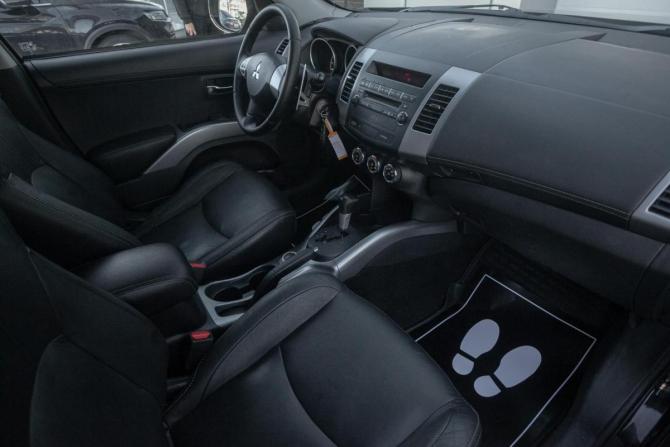 Mitsubishi Outlander II Рестайлинг с пробегом 2010 года, цена 1 325 000 рублей, 125000 км, внедорожник, Автокод Объявления