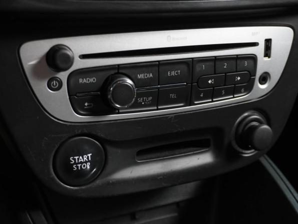 Renault Fluence I Рестайлинг с пробегом 2013 года, цена 969 000 рублей, 186683 км, седан, Автокод Объявления