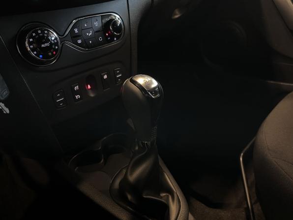 Renault Sandero II с пробегом 2017 года, цена 1 300 000 рублей, 58055 км, хэтчбек, Автокод Объявления