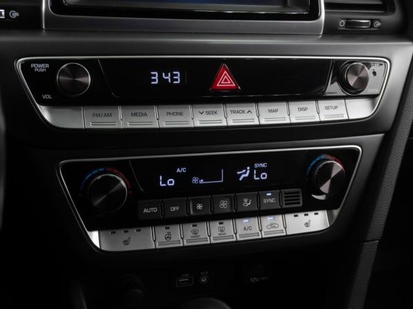 Hyundai Sonata VII (LF) Рестайлинг с пробегом 2018 года, цена 1 769 000 рублей, 142740 км, седан, Автокод Объявления