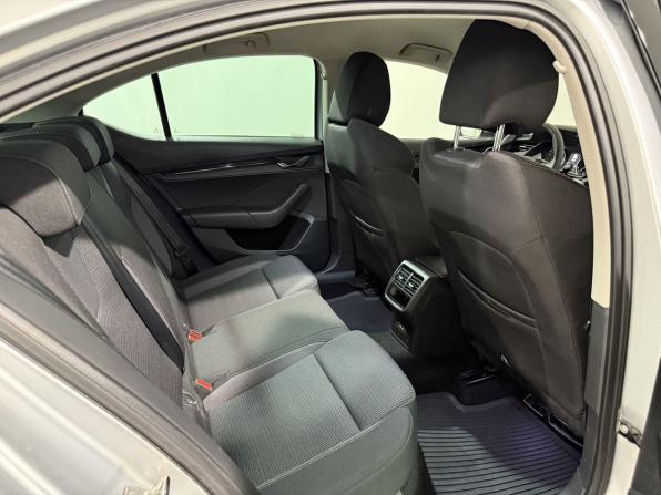 Skoda Octavia IV (A8) с пробегом 2021 года, цена 2 069 800 рублей, 81000 км, лифтбек, Автокод Объявления