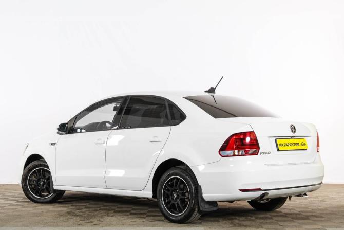 Volkswagen Polo V Рестайлинг с пробегом 2018 года, цена 1 429 000 рублей, 119300 км, седан, Автокод Объявления