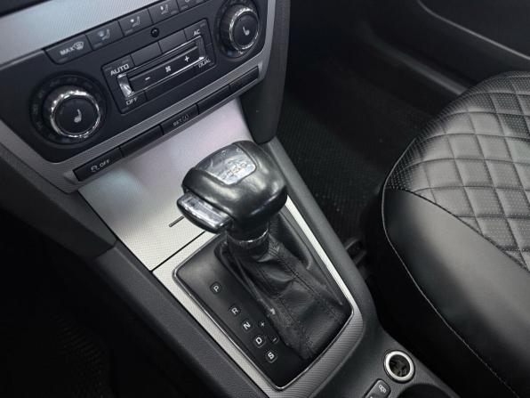 Skoda Octavia II (A5) Рестайлинг с пробегом 2012 года, цена 879 000 рублей, 224685 км, лифтбек, Автокод Объявления