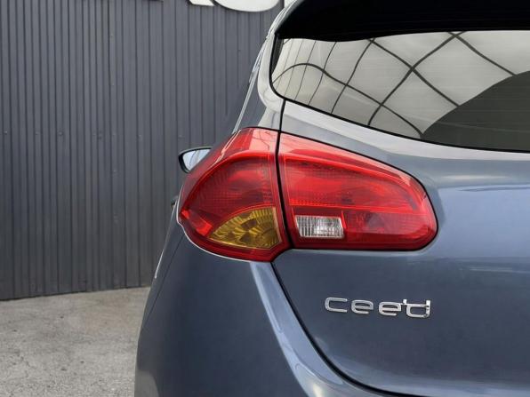 Kia Ceed II Рестайлинг с пробегом 2017 года, цена 1 197 000 рублей, 126925 км, хэтчбек, Автокод Объявления