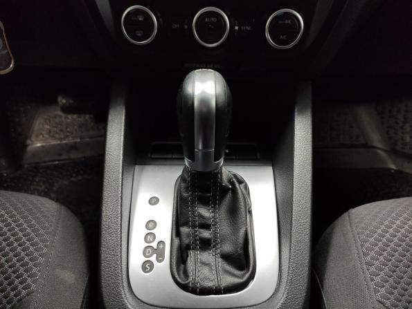 Volkswagen Jetta VI с пробегом 2014 года, цена 865 000 рублей, 239828 км, седан, Автокод Объявления