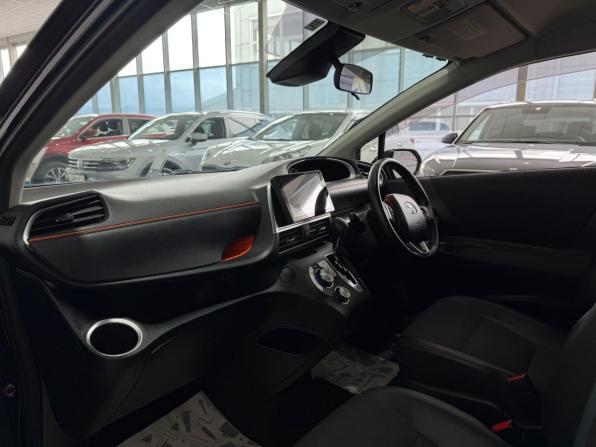 Toyota Sienta II с пробегом 2017 года, цена 1 550 000 рублей, 107000 км, минивэн, Автокод Объявления
