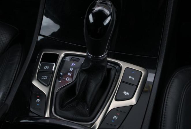 Hyundai Grandeur V с пробегом 2014 года, цена 1 725 000 рублей, 212047 км, седан, Автокод Объявления