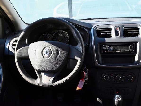 Renault Logan II с пробегом 2016 года, цена 745 000 рублей, 121339 км, седан, Автокод Объявления