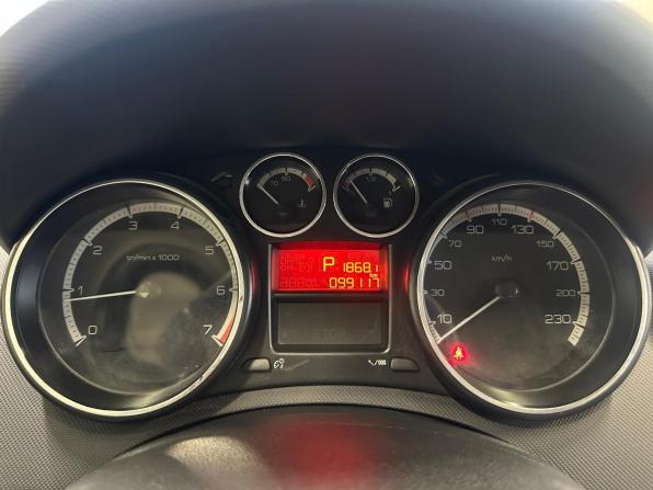 Peugeot 408 I с пробегом 2014 года, цена 810 000 рублей, 99000 км, седан, Автокод Объявления