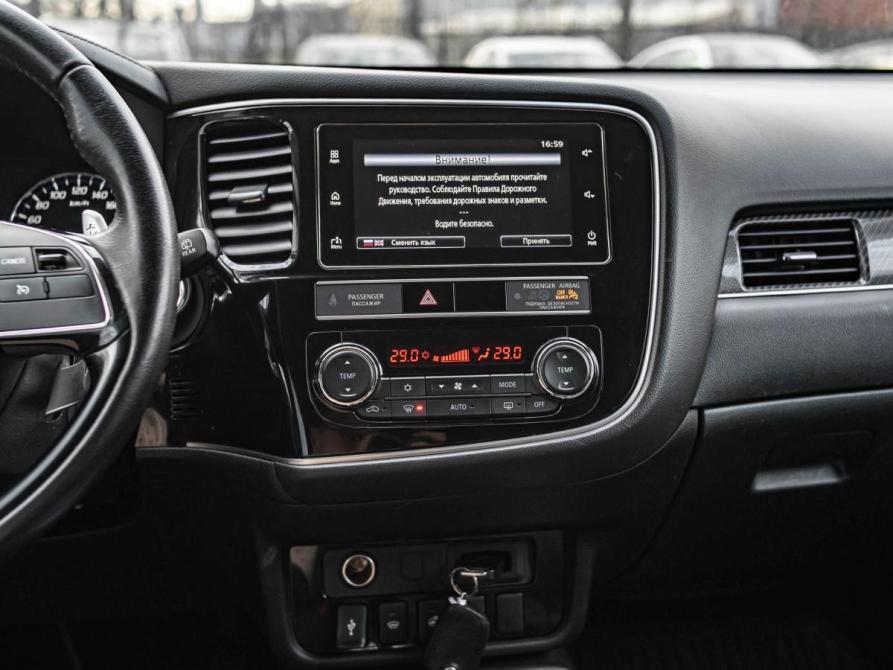 Mitsubishi Outlander III Рестайлинг 3 Санкт-Петербург  - изображение 9