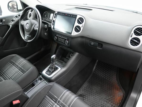 Volkswagen Tiguan I Рестайлинг с пробегом 2015 года, цена 1 599 900 рублей, 159348 км, внедорожник, Автокод Объявления