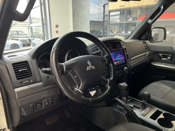 Mitsubishi Pajero IV Рестайлинг 2 с пробегом 2020 года, цена 3 600 000 рублей, 40000 км, внедорожник, Автокод Объявления