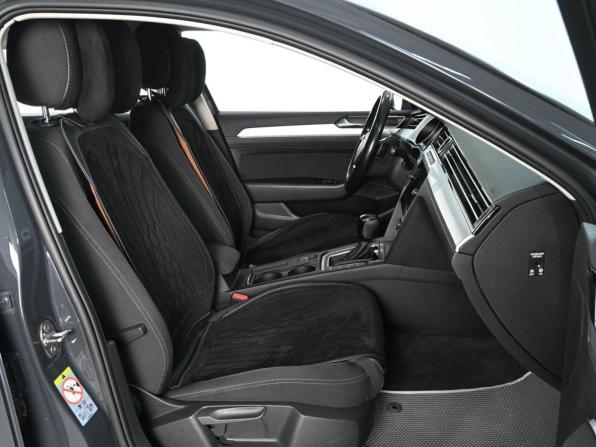Volkswagen Passat B8 с пробегом 2017 года, цена 2 199 000 рублей, 156943 км, седан, Автокод Объявления