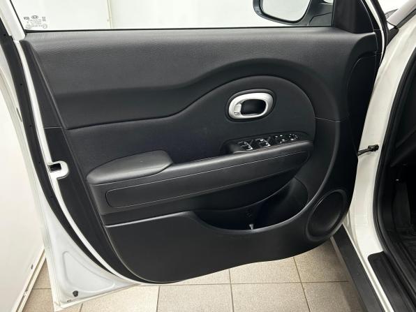 Kia Soul II Рестайлинг с пробегом 2018 года, цена 1 916 000 рублей, 59762 км, хэтчбек, Автокод Объявления