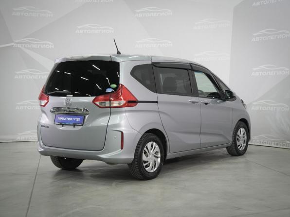 Honda Freed II с пробегом 2017 года, цена 1 580 000 рублей, 122500 км, компактвэн, Автокод Объявления