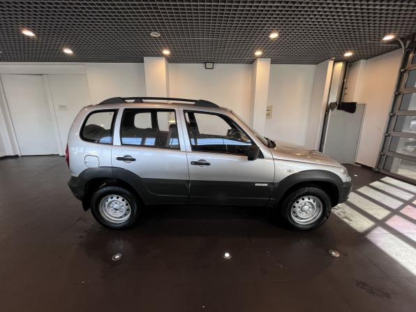 Chevrolet Niva I Рестайлинг с пробегом 2011 года, цена 495 000 рублей, 128699 км, внедорожник, Автокод Объявления