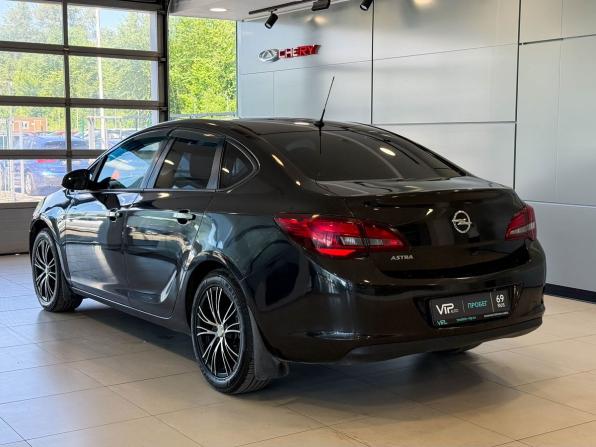 Opel Astra J Рестайлинг с пробегом 2012 года, цена 715 000 рублей, 195582 км, седан, Автокод Объявления