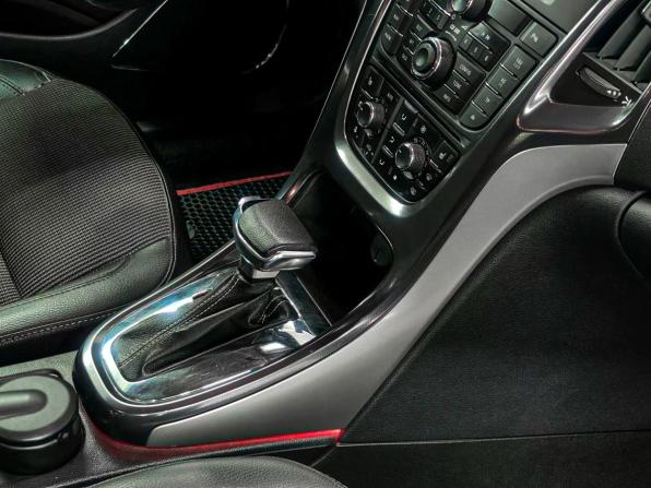Opel Astra J с пробегом 2010 года, цена 879 900 рублей, 225298 км, хэтчбек, Автокод Объявления