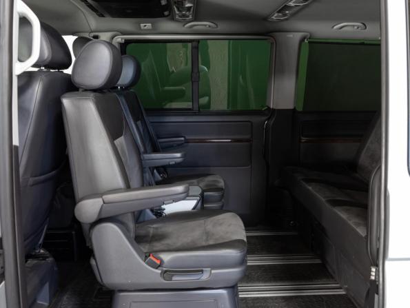 Volkswagen Multivan T5 Рестайлинг с пробегом 2010 года, цена 1 990 000 рублей, 246990 км, минивэн, Автокод Объявления
