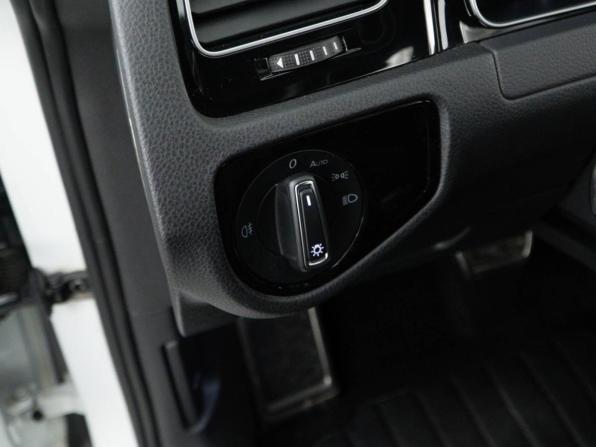 Volkswagen Golf GTI VII Рестайлинг с пробегом 2020 года, цена 2 945 055 рублей, 143139 км, хэтчбек, Автокод Объявления
