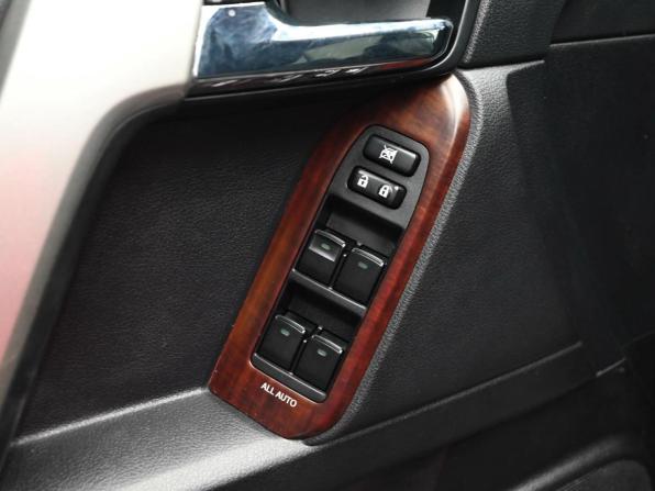 Toyota Land Cruiser Prado 150 Series Рестайлинг 1 с пробегом 2013 года, цена 3 495 000 рублей, 134911 км, внедорожник, Автокод Объявления