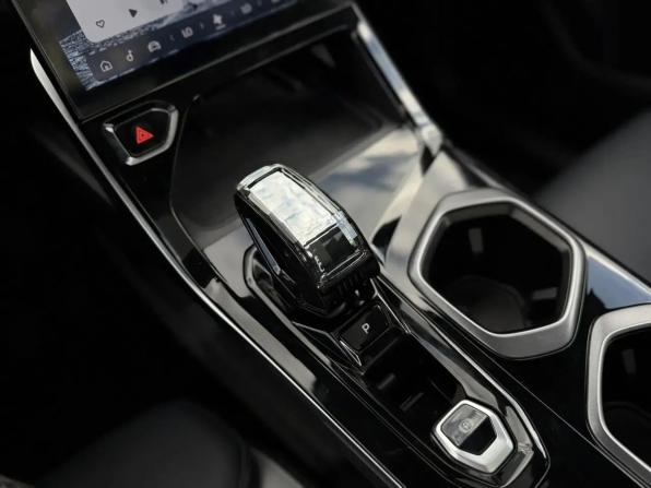 Geely Atlas II с пробегом 2024 года, цена 3 000 000 рублей, 8091 км, внедорожник, Автокод Объявления