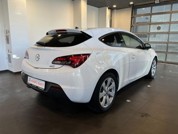 Opel Astra J Рестайлинг с пробегом 2013 года, цена 635 000 рублей, 217706 км, хэтчбек, Автокод Объявления
