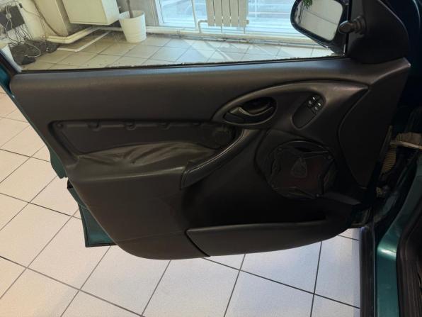 Ford Focus I с пробегом 2001 года, цена 245 000 рублей, 240000 км, хэтчбек, Автокод Объявления