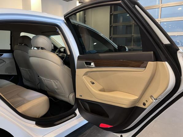 Hyundai Genesis II с пробегом 2014 года, цена 2 275 000 рублей, 106367 км, седан, Автокод Объявления