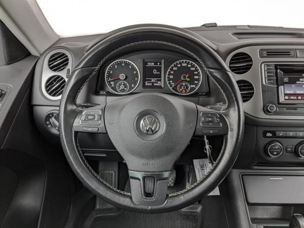 Volkswagen Tiguan I Рестайлинг с пробегом 2016 года, цена 1 915 000 рублей, 97972 км, внедорожник, Автокод Объявления