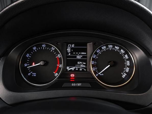 Skoda Rapid I с пробегом 2016 года, цена 1 099 000 рублей, 111130 км, лифтбек, Автокод Объявления