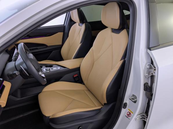 Changan UNI-V I с пробегом 2023 года, цена 2 100 000 рублей, 49815 км, лифтбек, Автокод Объявления