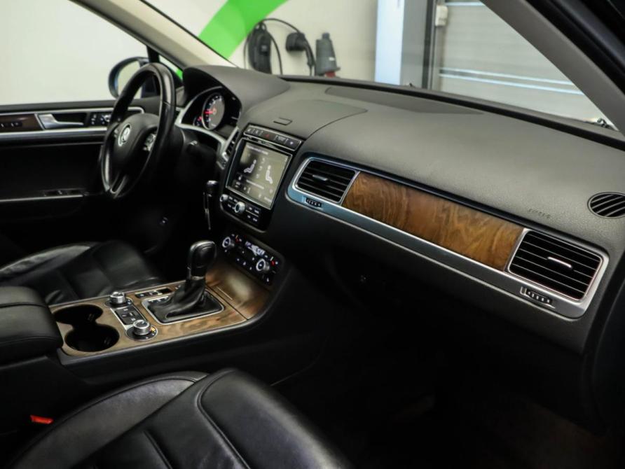 Volkswagen Touareg II Рестайлинг Москва  - изображение 20